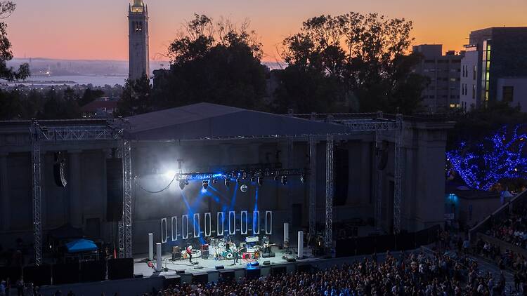 Greek Theatre (Berkeley, CA) Greek Theatre (Berkeley, CA)