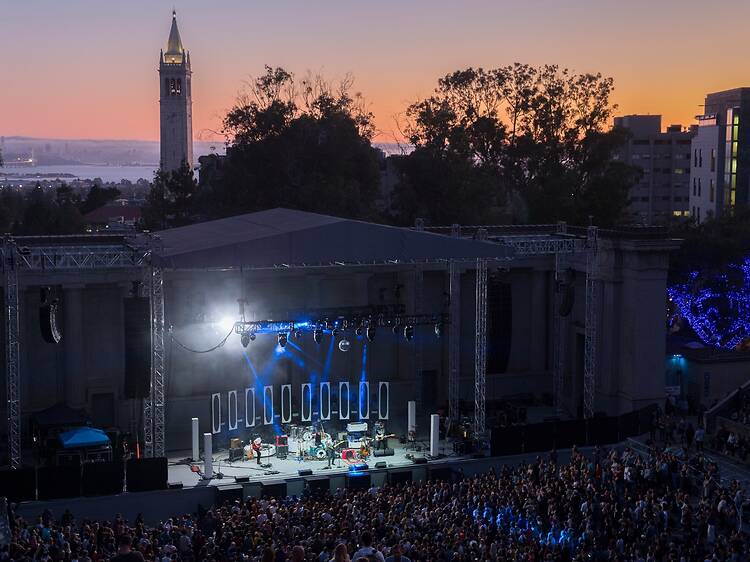 Greek Theatre (Berkeley, CA) Greek Theatre (Berkeley, CA)