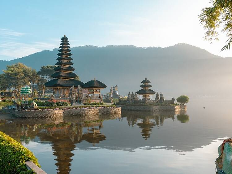Bali: Lakes and temples