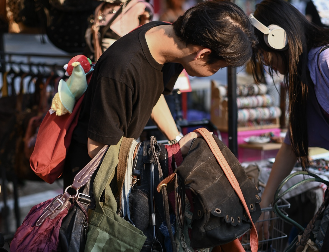 Tay Flea Market | Suanluang Sqaure | Things to do in Bangkok