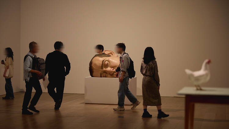 彫刻に心を見透かされる体験、ロン・ミュエクの展覧会が森美術館で開幕