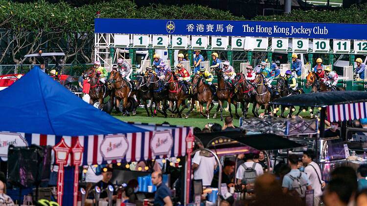 「法式星期三」載譽歸來 ！感受巴黎夜生活與賽馬狂熱