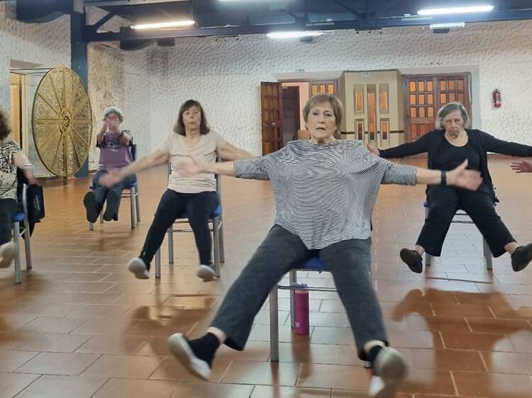 7. Gimnasia en silla