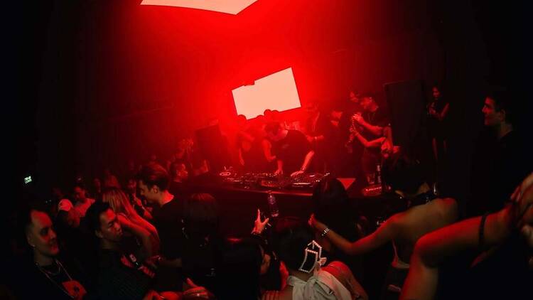 Lose yourself to Max Durante's uncompromising two-hour all-vinyl hard techno set