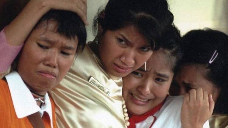 กลุ่มสาวใช้ จากเรื่อง ‘แจ๋ว’ (2547)