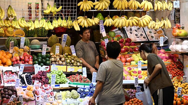 Hong Kong fruit stall shopping