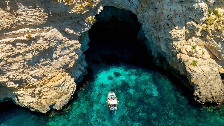 2. Blue Grotto 2. Blue Grotto