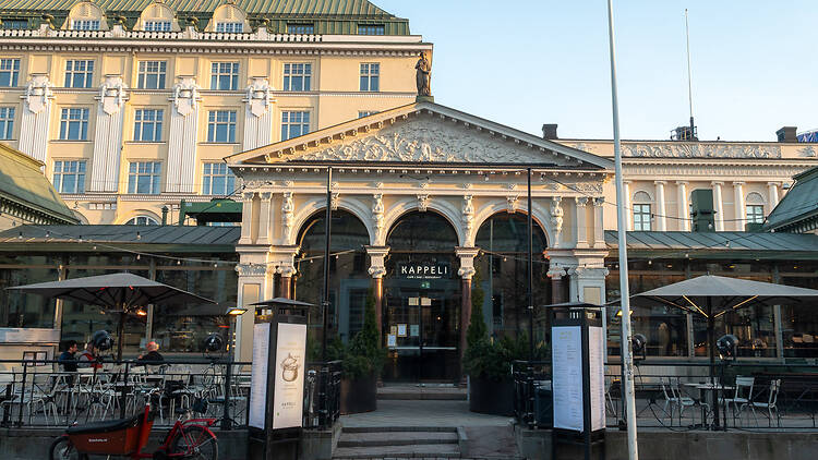 Kappeli ravintolan komea sisäänkäynti
