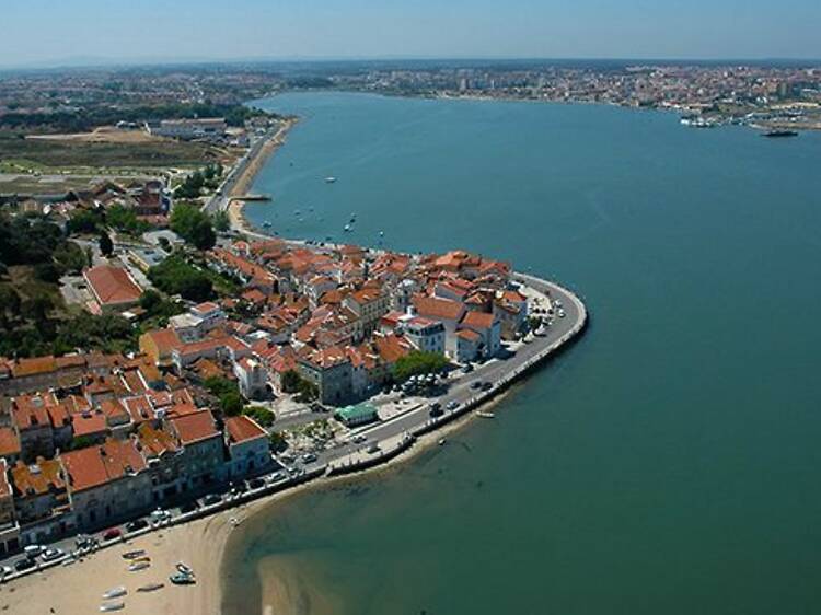Em vez de uma hora de autocarro, viagem Seixal-Barreiro encurta com ligação fluvial