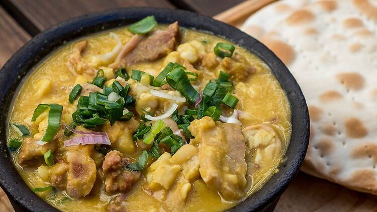 Dónde comer locro y platos tradicionales en Buenos Aires