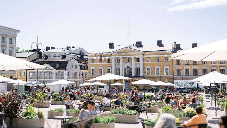 Senate Square: Torikorttelit Summer Terrace