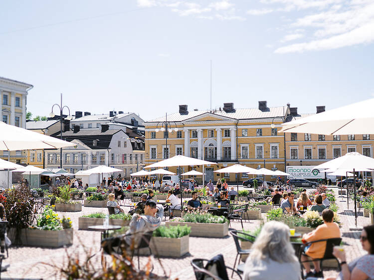 Senate Square: Torikorttelit Summer Terrace