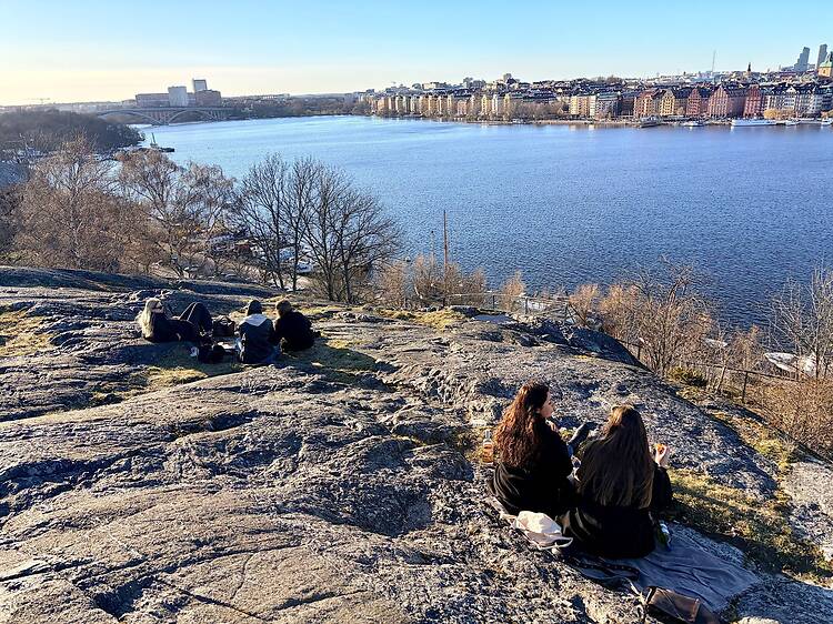 Or have a sunset picnic at Skinnarviksberget