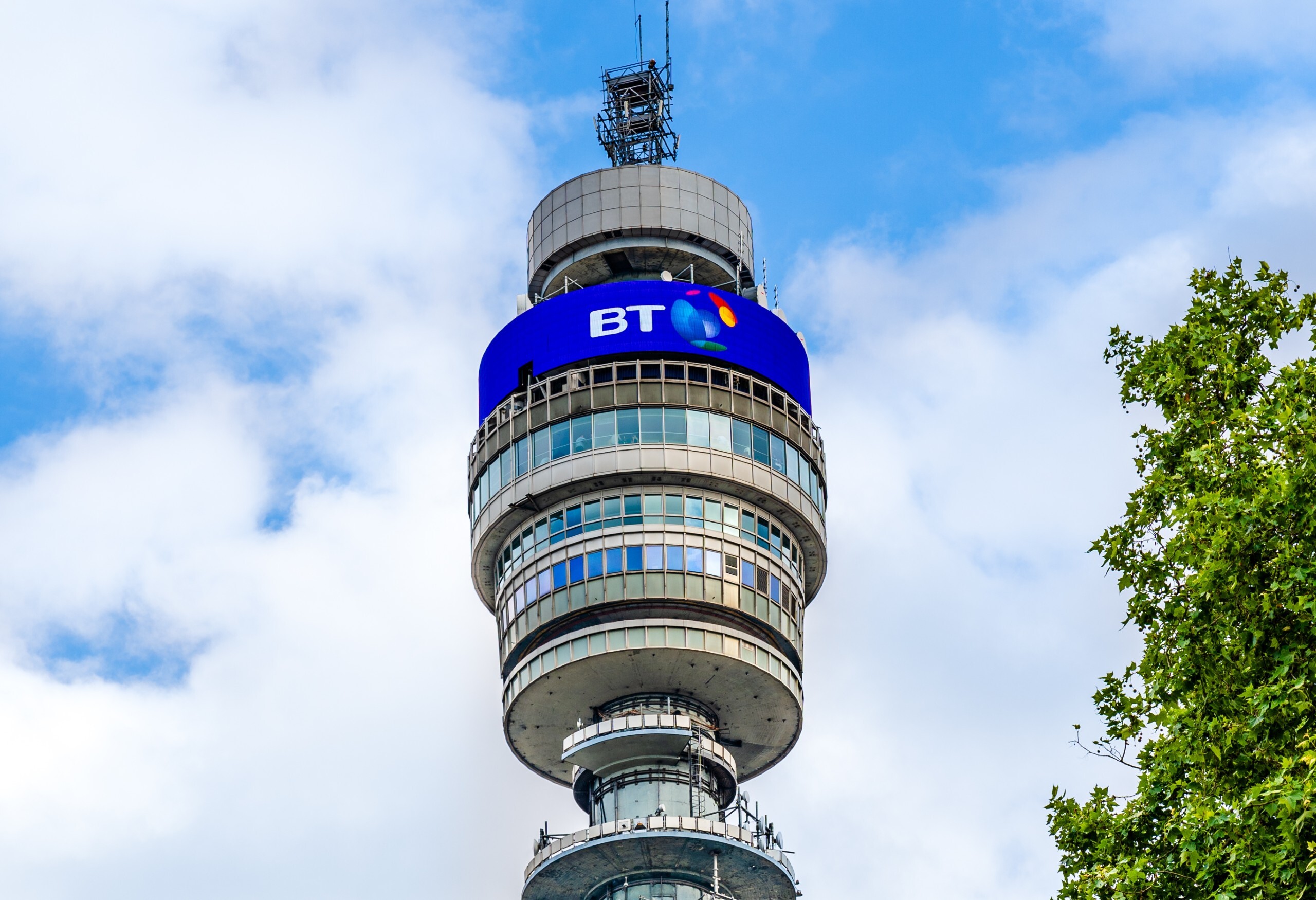 Plans have been revealed for a bonkers rooftop pool at the top of London's iconic BT Tower