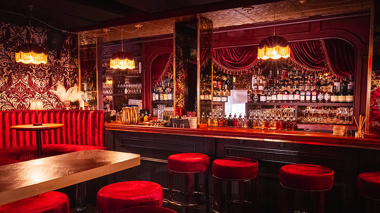 8 Stage Left Bar  (Life of Reilly )