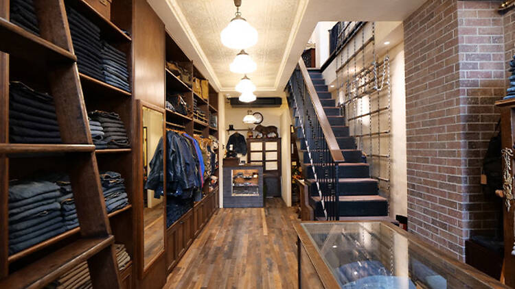 Warehouse & Co.