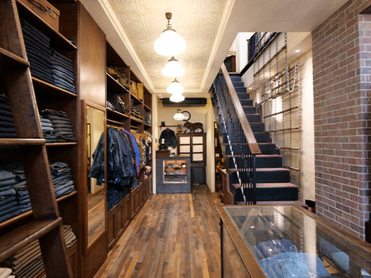 Warehouse & Co.