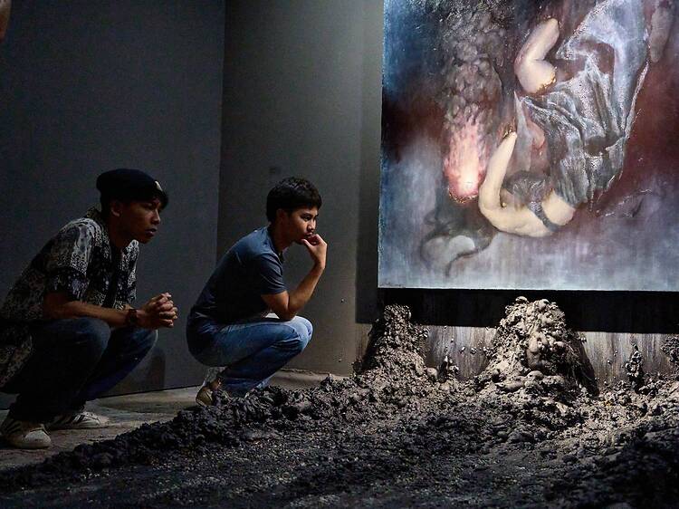 Chase the smoke-like figures in Molticha Pongudompanya's layered, 'Echoes of Us' Chase the smoke-like figures in Molticha Pongudompanya's layered, 'Echoes of Us'