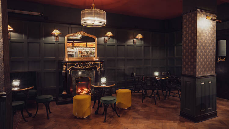 135 Bar & Lounge 135 Bar & Lounge