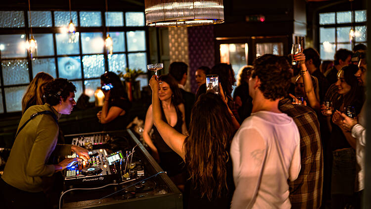 135 Bar & Lounge 135 Bar & Lounge