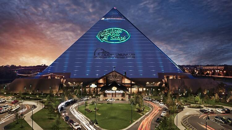 Big Cypress Lodge at Bass Pro Pyramid, Memphis