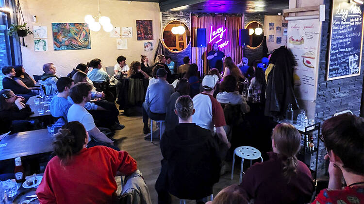 5.6. Helsinki Stand Up League, Lazy Fox Kamppi