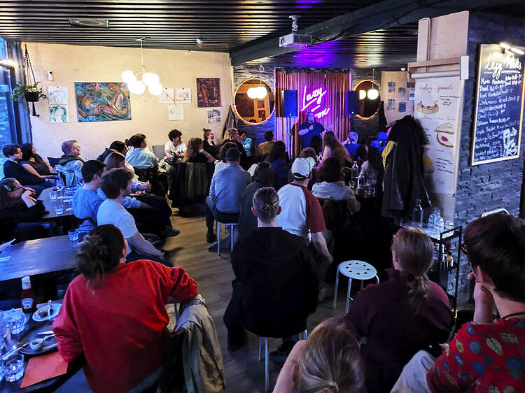 5.6. Helsinki Stand Up League, Lazy Fox Kamppi