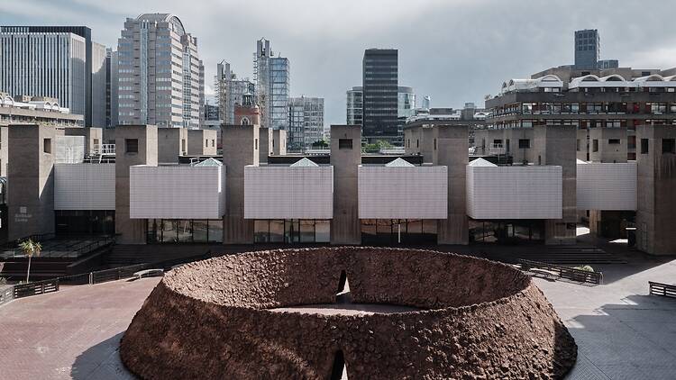Delcy Morelos’s ‘origo’ in the Barbican Sculpture Court Delcy Morelos, ‘origo’ in the Barbican Sculpture Court