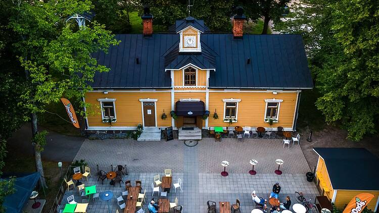 16.6. Svenkka stand up kesäklubi, Puotilan kartano