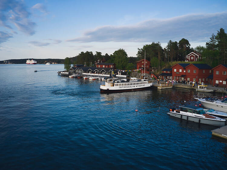 Hugg in på grillad fisk på Båtshaket, Ålö Hugg in på grillad fisk på Båtshaket, Ålö