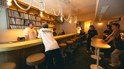 池尻大橋にソウル発のミュージックバー「Kompakt Record Bar」の海外1号店がオープン