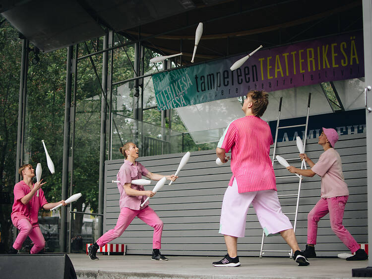 Koe suuria tunteita Tampereen Teatterikesässä Koe suuria tunteita Tampereen Teatterikesässä
