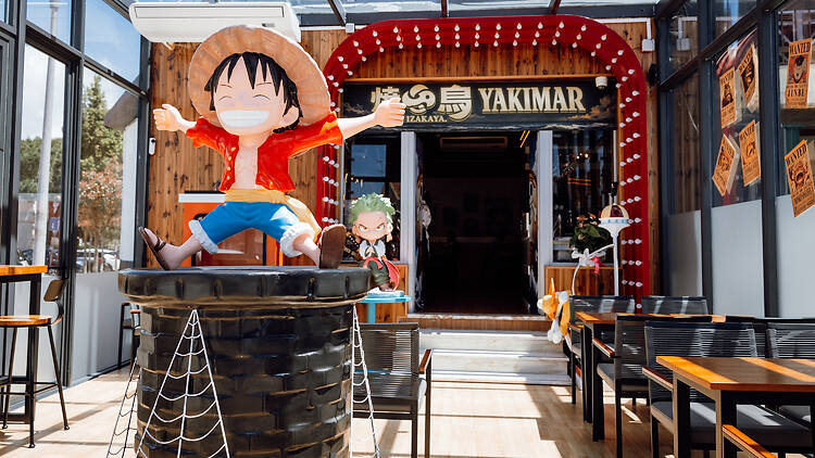 Comer ramen no meio da bonecada Comer ramen no meio da bonecada