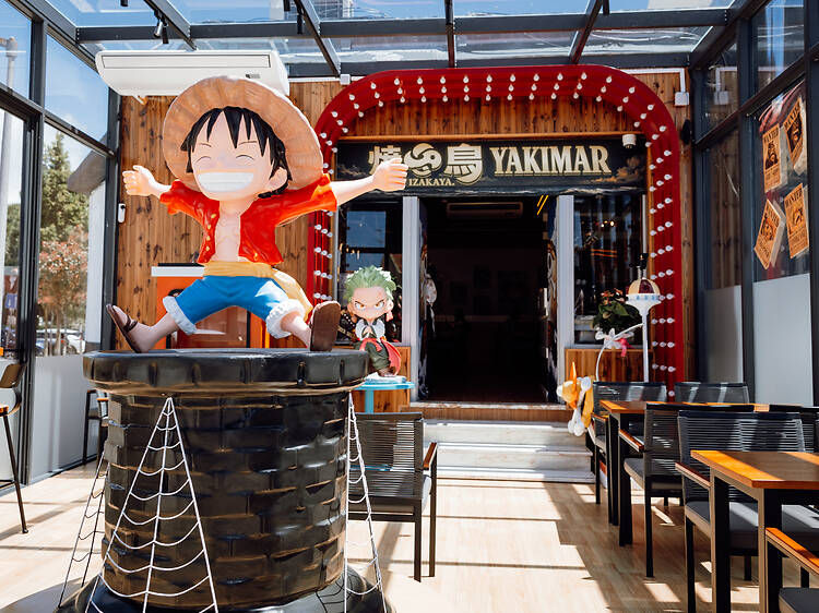 Comer ramen no meio da bonecada Comer ramen no meio da bonecada