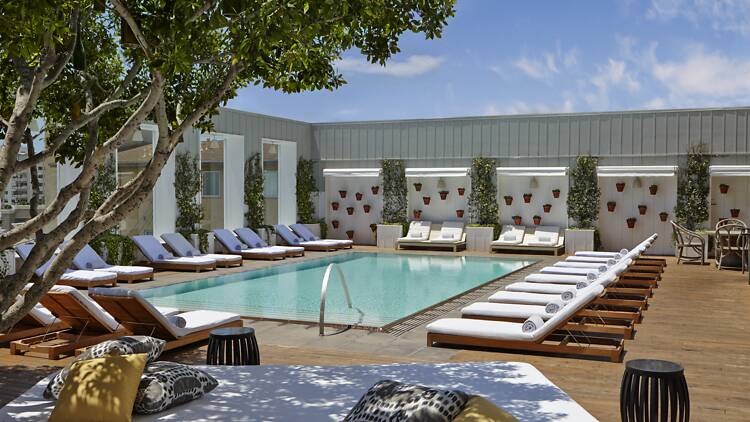 Memorial Day Weekend All-White Pool Party