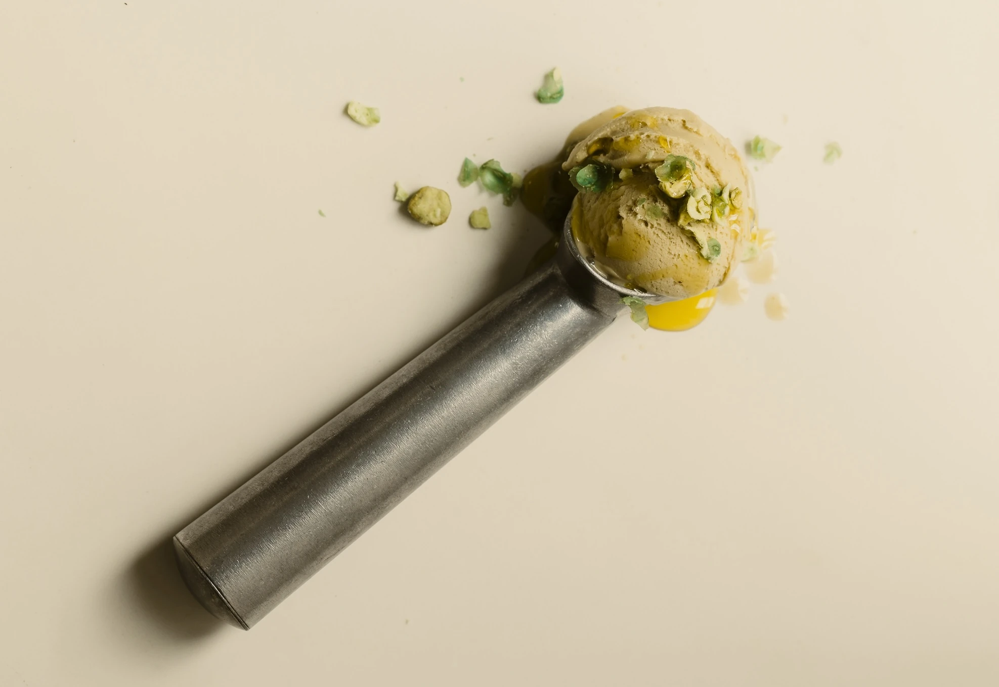 Glace au cornichon et wasabi