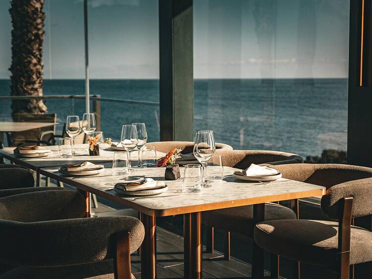 Farol Hotel: we checked out the new ELEMENT6 restaurant and O’Mast Bar