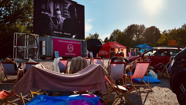 10.6. Premiär för drive-in-bio, Solvalla