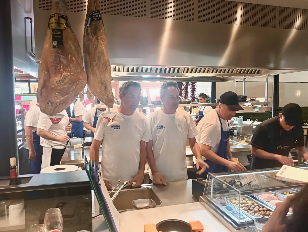 Parada Torres: los hermanos Torres regresan al bar 