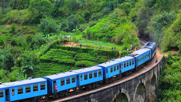 Nine Arch Bridge Road, Sri Lanka Train on bridge