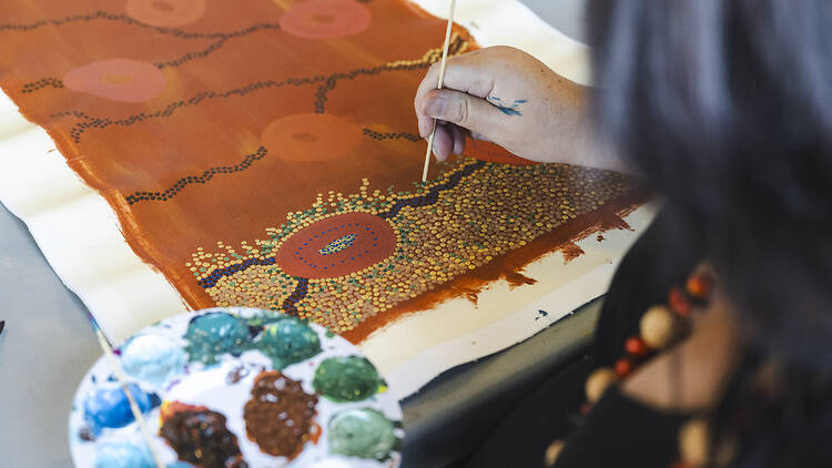 aboriginal artist painting 