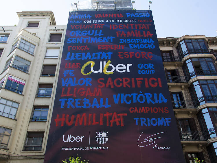 Així és el mural gegant que Gavi ha pintat al bell mig de Barcelona (amb passió culer)