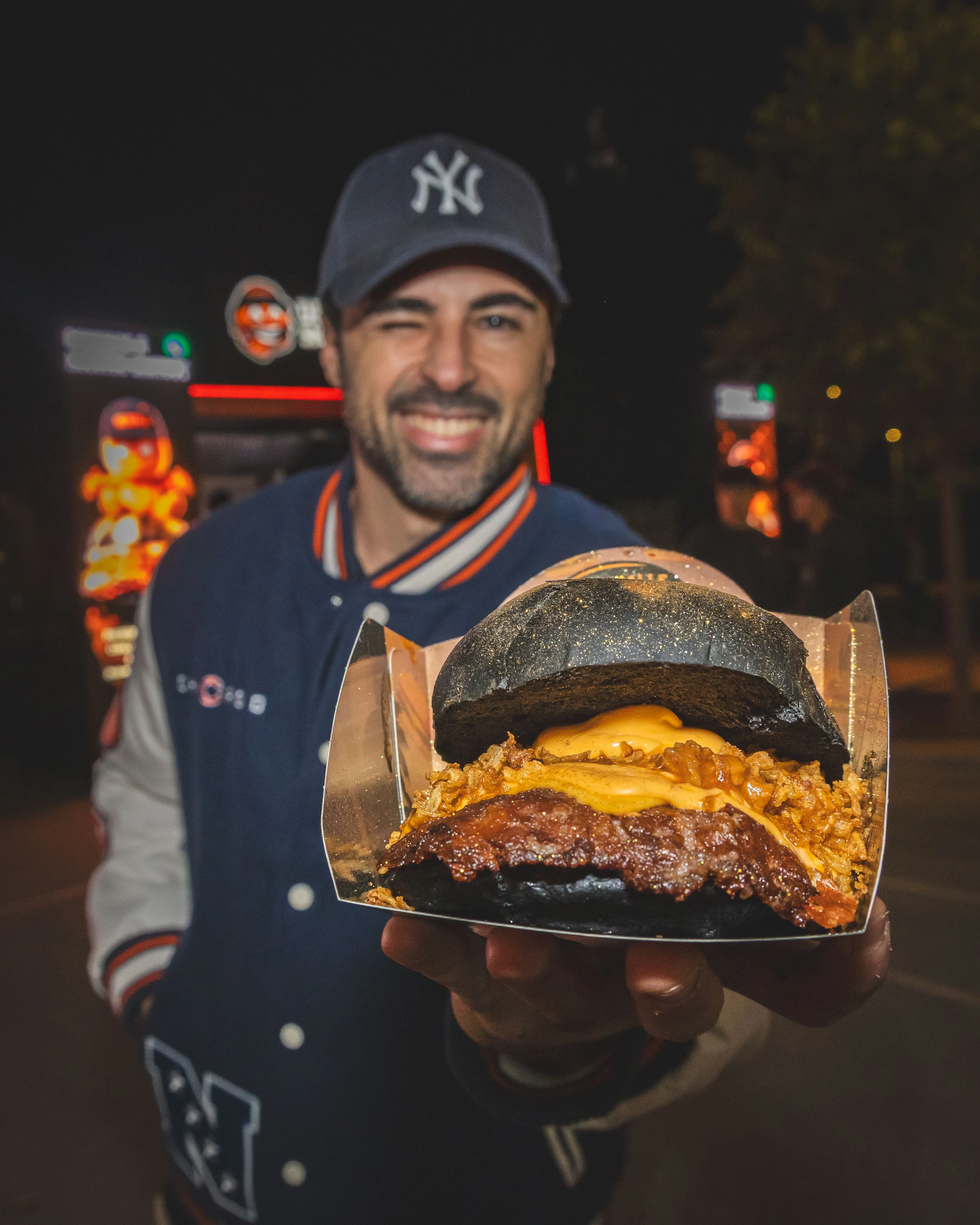 &copy;The Champions Burger