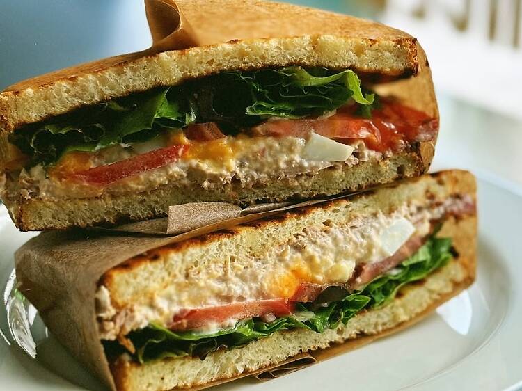 Nos adresses préférées où mordre dans des sandwichs d’exception à Paris