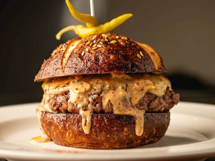 Una de las tres mejores hamburguesas del mundo está en Madrid, según Time Out: dónde probar esta exclusiva delicia Una de las tres mejores hamburguesas del mundo está en Madrid, según Time Out: dónde probar esta exclusiva delicia