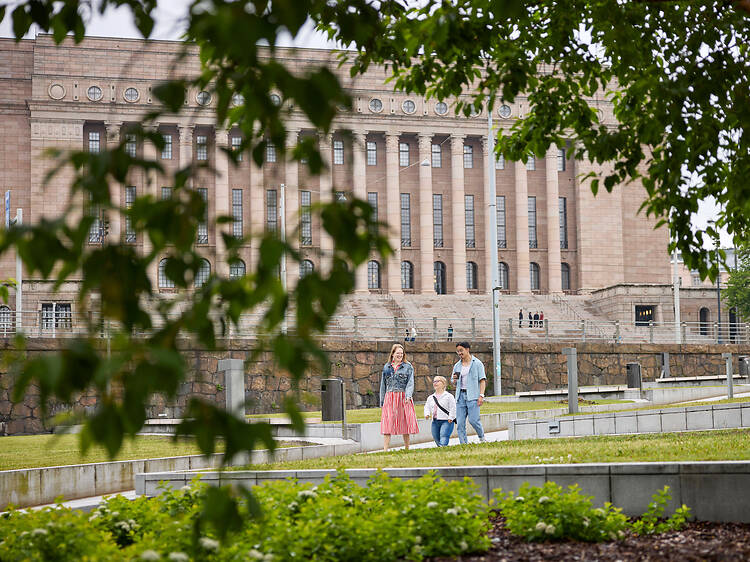 Astu sisään Eduskuntataloon Astu sisään Eduskuntataloon