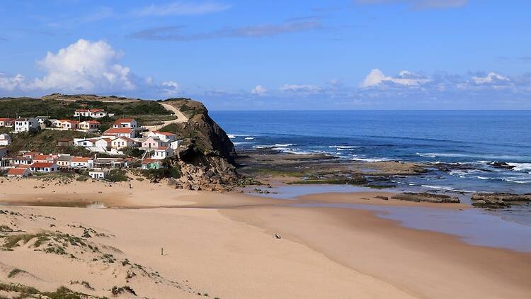 Praia de Monte Clérigo Praia de Monte Clérigo