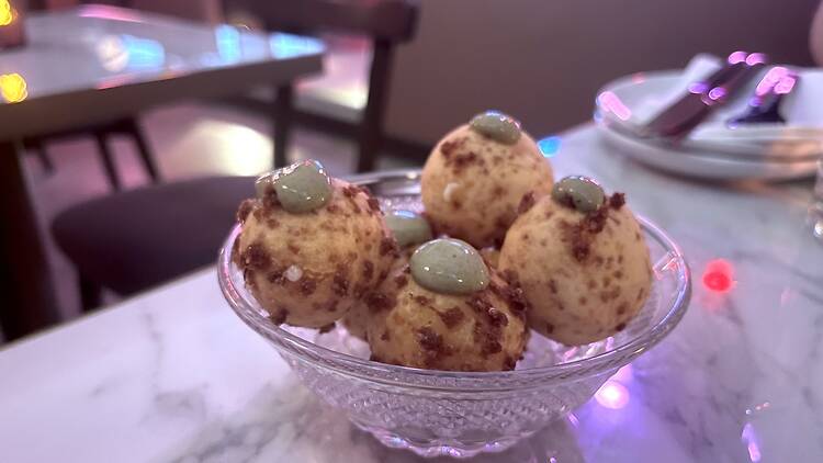 | Cuñapes in a glass dish
