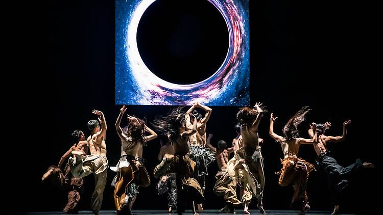 Lunar Halo by Cloud Gate Dance Theatre Lunar Halo by Cloud Gate Dance Theatre