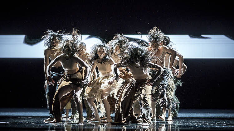 Lunar Halo by Cloud Gate Dance Theatre Lunar Halo by Cloud Gate Dance Theatre